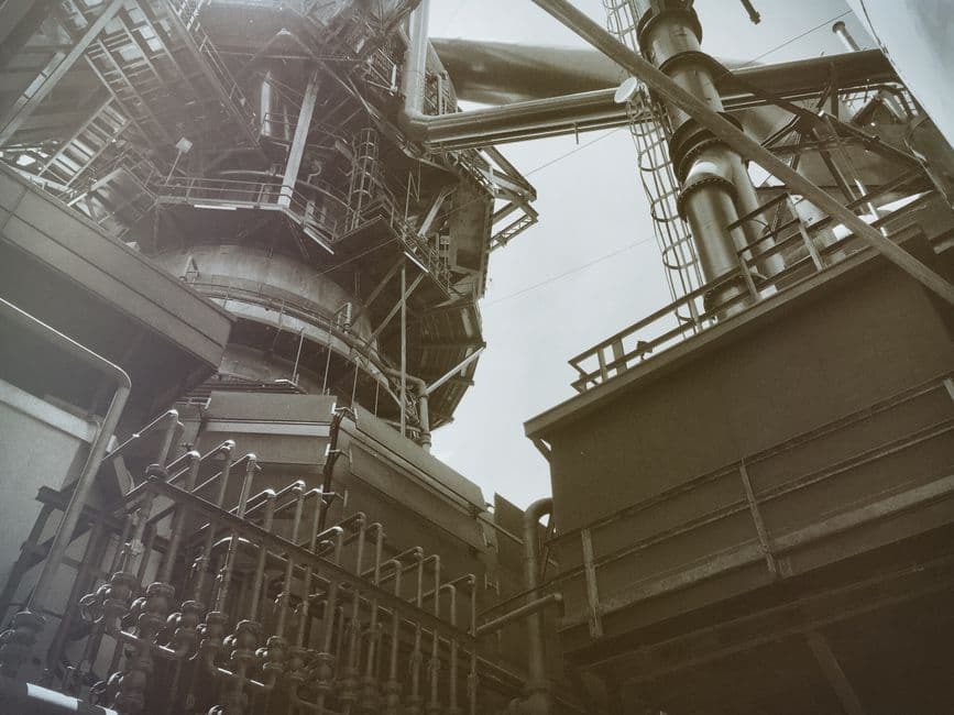 Industrial steel structures and pipes